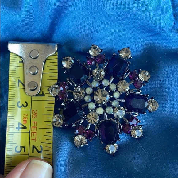 Purple vintage brooch pin - Picture 4 of 4
